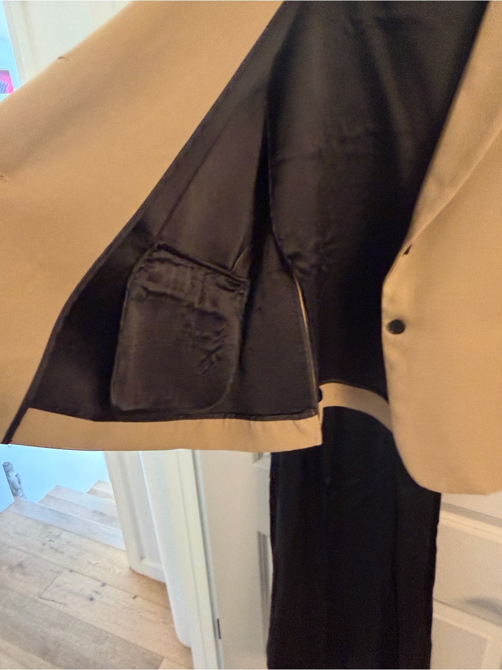 Frankie Shop Taupe Oversized Blazer very chic. Size is OS but fits like a 10/12 - Picture 5 of 15